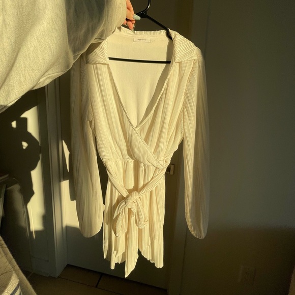 White plisse long sleeve dress - Picture 3 of 5